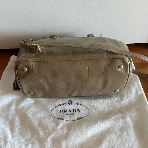 Prada Brown Calfskin ‘Vitello’ Shine Leather Handbag Purse w/ Crossbody Strap